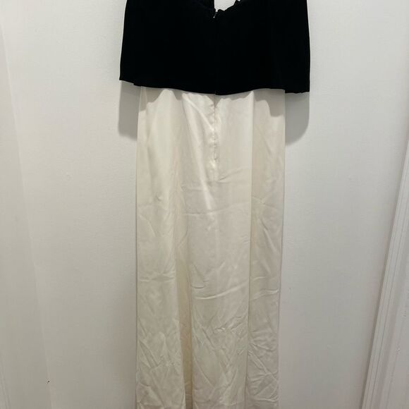 BCBGMAXAZRIA Elegant Alyse Strapless Color-Blocked Gown, 12 White/Black - Picture 5 of 9